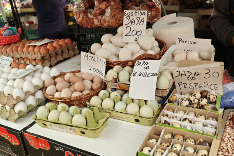 Cene na pijacama pred Uskrs: Evo šta kažu prodavci, i kako odgovaraju mušterije (FOTO/VIDEO)