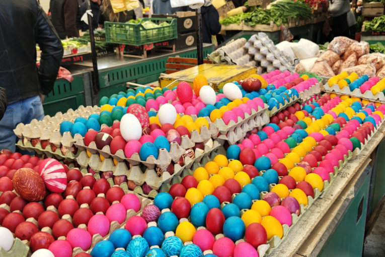 Cene na pijacama pred Uskrs: Evo šta kažu prodavci, i kako odgovaraju mušterije (FOTO/VIDEO)