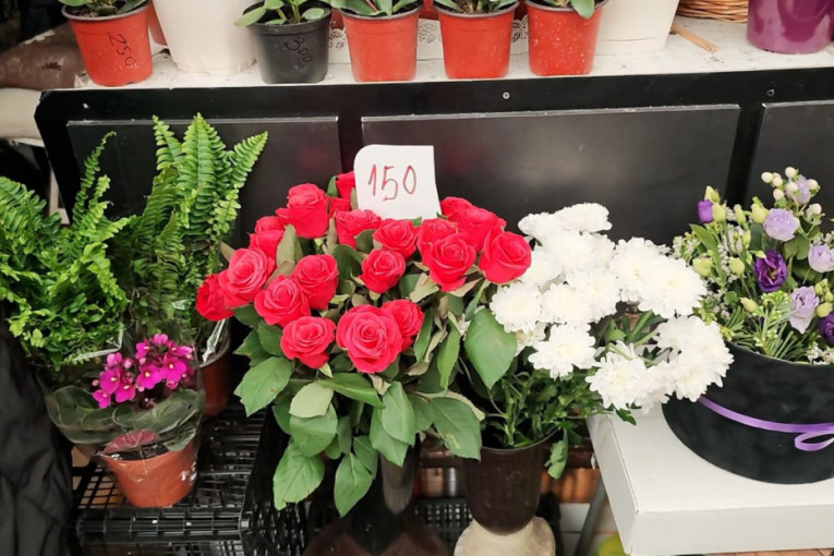 Cene na pijacama pred Uskrs: Evo šta kažu prodavci, i kako odgovaraju mušterije (FOTO/VIDEO)