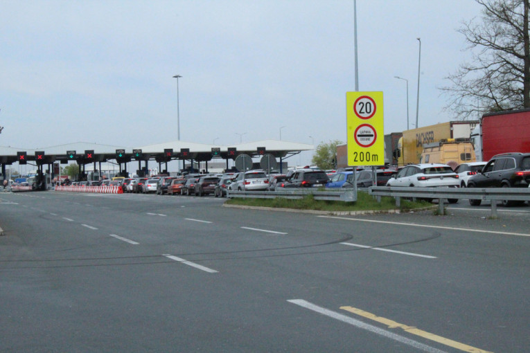 Stanje na granicama na Veliki petak: Kolaps na Batrovcima, počela primena EES sistema (FOTO/VIDEO)