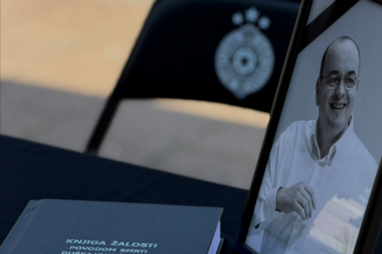 Otvorena još jedna knjiga žalosti za Vujoševića! Partizanov meč sa Žalgirisom imaće tužnu uvertiru (FOTO)