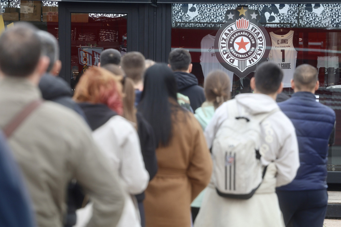 Otvorena još jedna knjiga žalosti za Vujoševića! Partizanov meč sa Žalgirisom imaće tužnu uvertiru (FOTO/VIDEO)