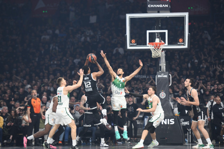 Arena je grmela samo za Duleta! Hajlajtsi Partizanovog poraza od Žalgirisa! (VIDEO)