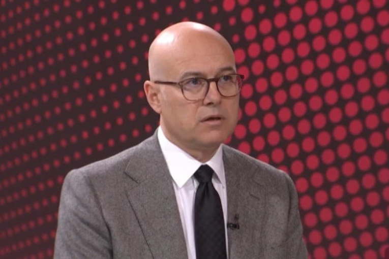 "Ostavkom smo pokazali da niko nije vezan za fotelju" Vučević: Datum izbora se neće određivati spram interesa neke političke opcije