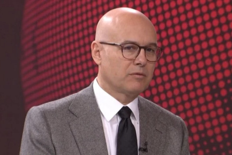 "Ostavkom smo pokazali da niko nije vezan za fotelju" Vučević: Datum izbora se neće određivati spram interesa neke političke opcije