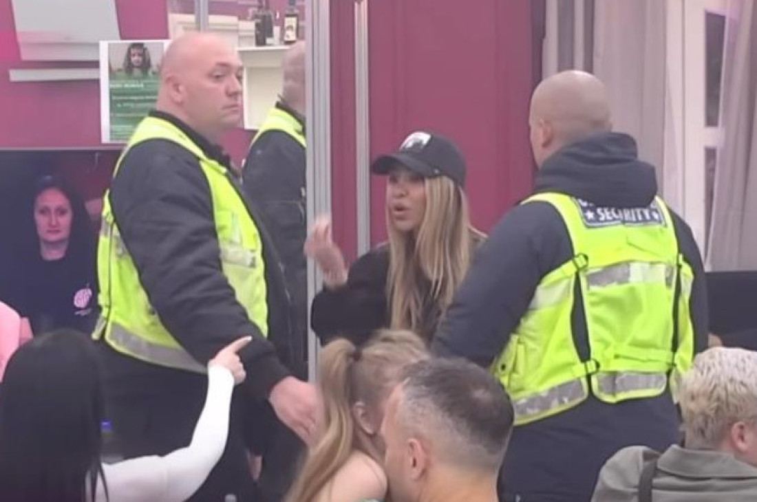 Haos u Beloj kući! Uletelo obezbeđenje, ova lepotica je meta!