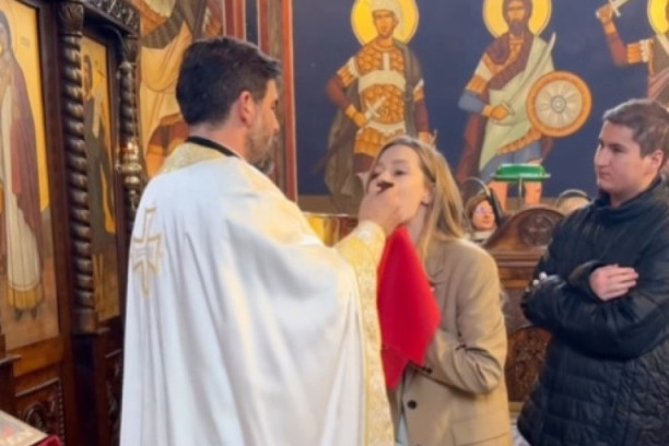 Njene reči odzvanjaju na najveći praznik: Ovo je poruka veroučiteljke zbog koje gori Instagram! (FOTO/VIDEO)