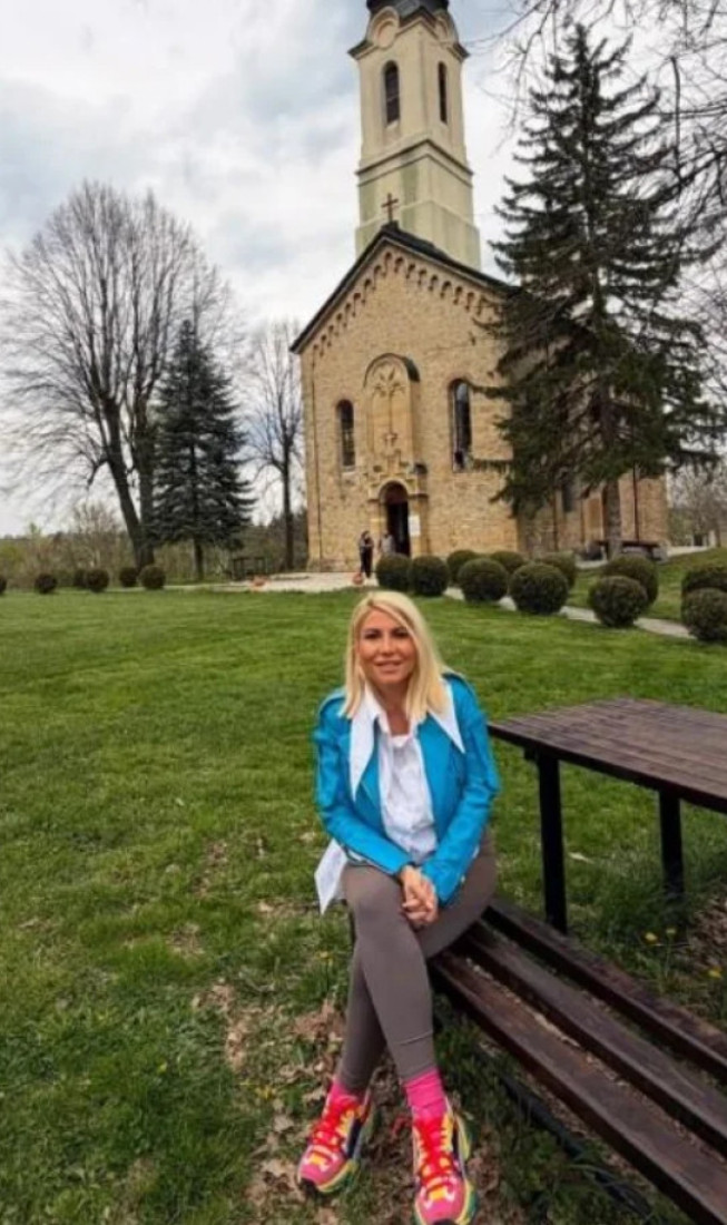 Čega se bojiš? Trudna voditeljka objavila fotografije, spomenula i patrijarha Pavla (FOTO)