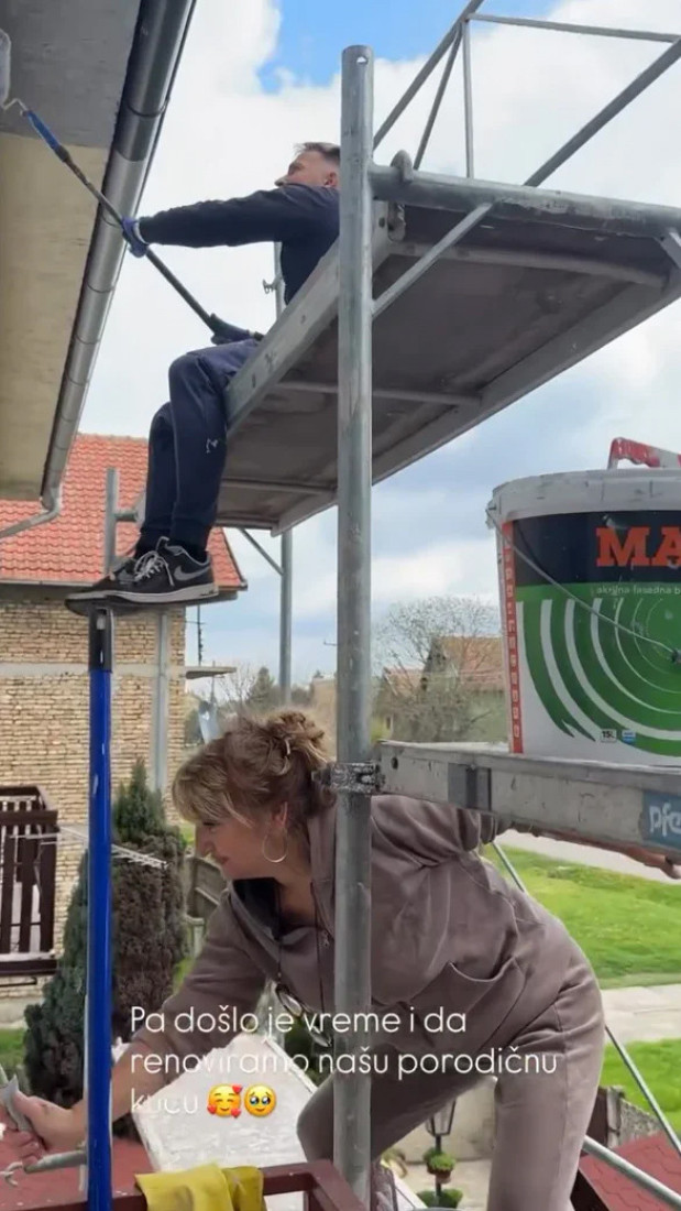 Goca zvezda društvenih mreža: Džehva usnimila akciju na Veliku subotu, a onda je krenula polemika (FOTO)