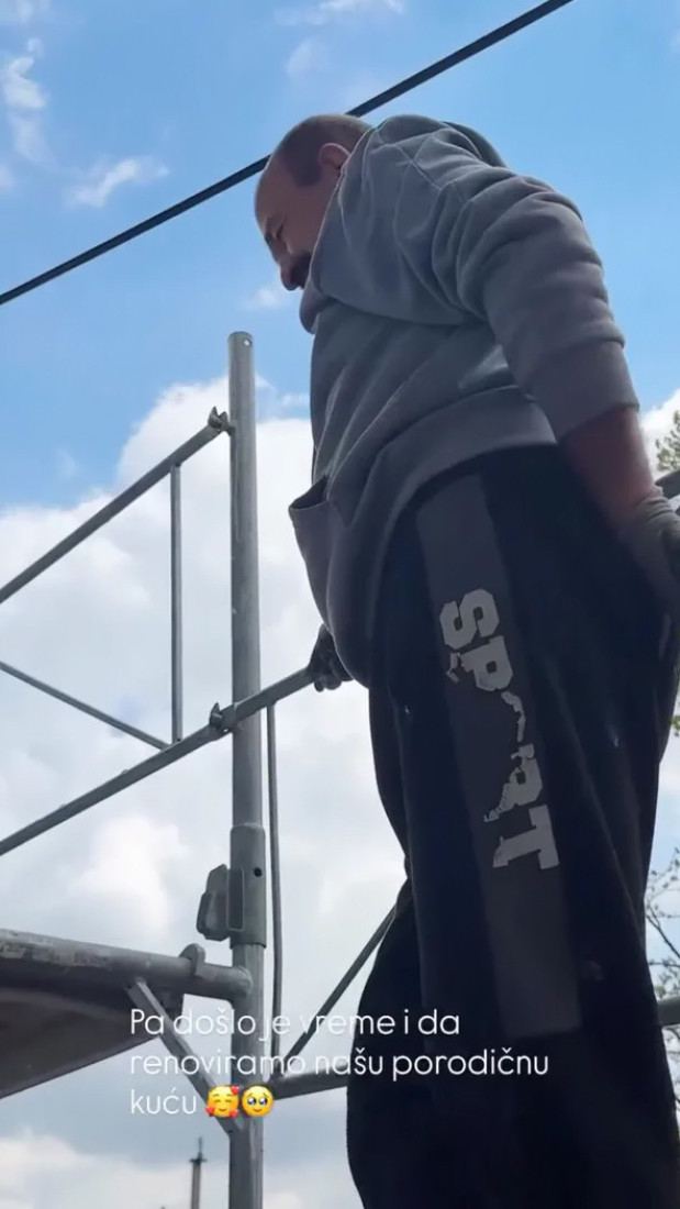 Goca zvezda društvenih mreža: Džehva usnimila akciju na Veliku subotu, a onda je krenula polemika (FOTO)