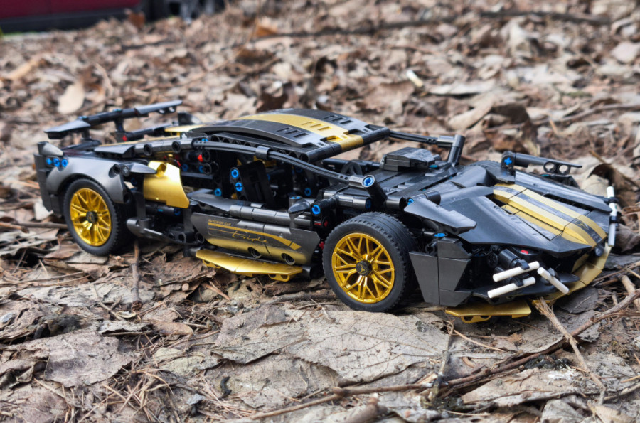 Kakva "zver" od 1.000 delova: Mihajlo je IT stručnjak ali i neverovatan maketar - sada napravio futuristički Lambordžini koji oduzima dah