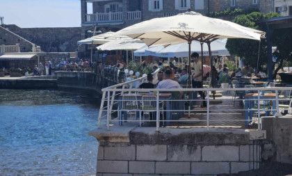 Srbi masovno na Jadranu za praznike: Evo kako se kreću cene