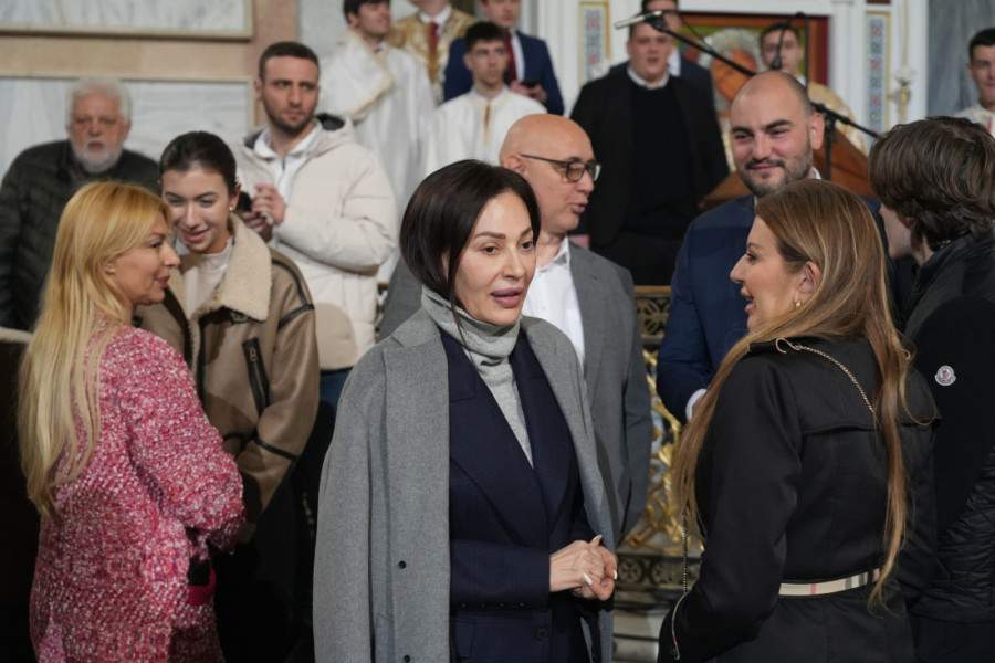 Uskrs u domu Jelene Karleuše: Ćerke vode glavnu reč, a njena poruka će mnoge zaboleti!