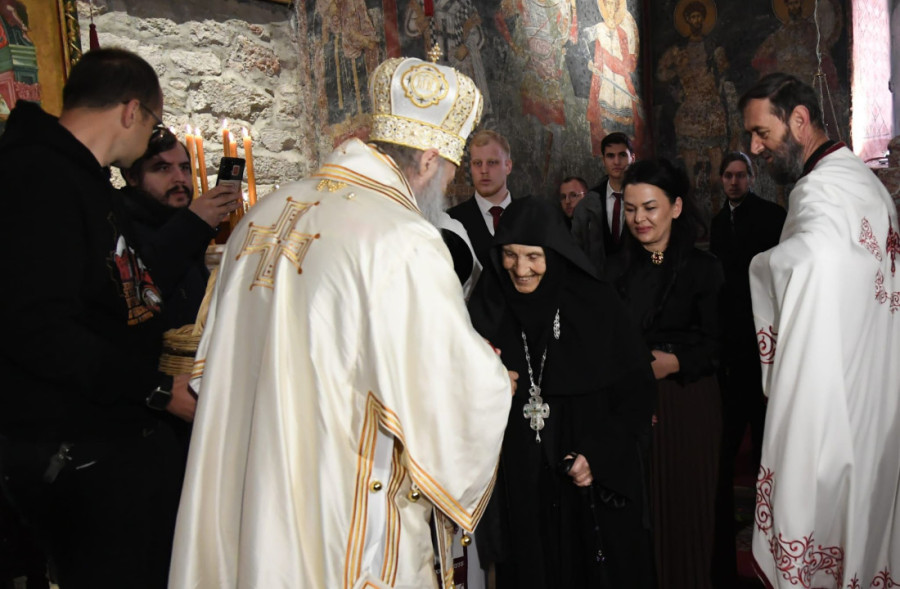 Patrijarh Porfirije sa narodom na KiM: Vaskršnja poruka vere i nade iz Pećke patrijaršije