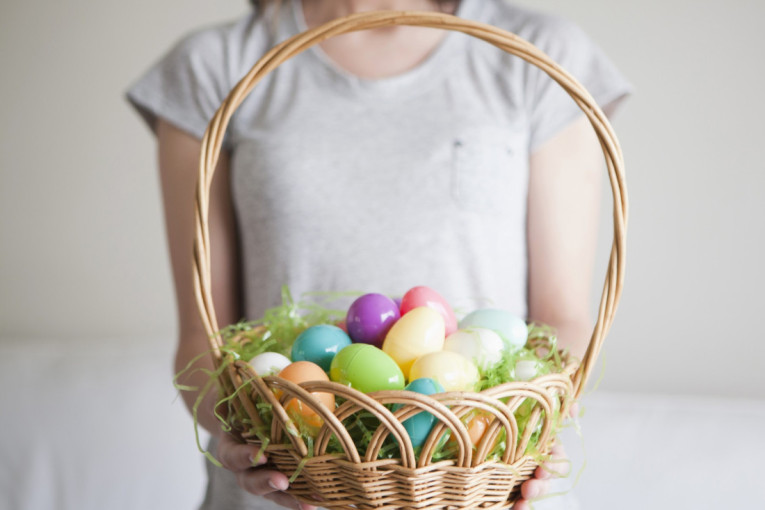 Saznajte koje mesto u kuhinji najviše ugrožava svežinu uskršnjih jaja i kako da ih pravilno čuvate tokom praznika