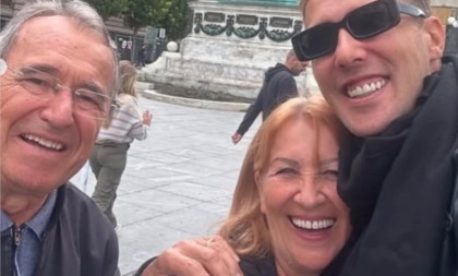 Srceparajuće reči sina poznatog pevača: Ovako se oprostio od majke na Veliku subotu!