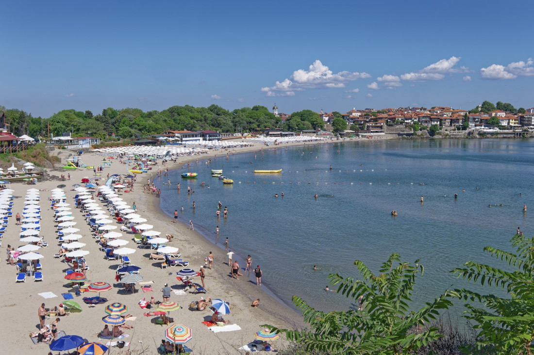 Evropa bruji o ovoj destinaciji! More kao Amalfi, a cene smešne – pivo već od 2 evra