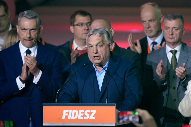 Izbori u Mađarskoj: Ubedljiva pobeda stranke Petera Mađara! Slavilo se na ulici! Oglasio se Orban (FOTO/VIDEO)
