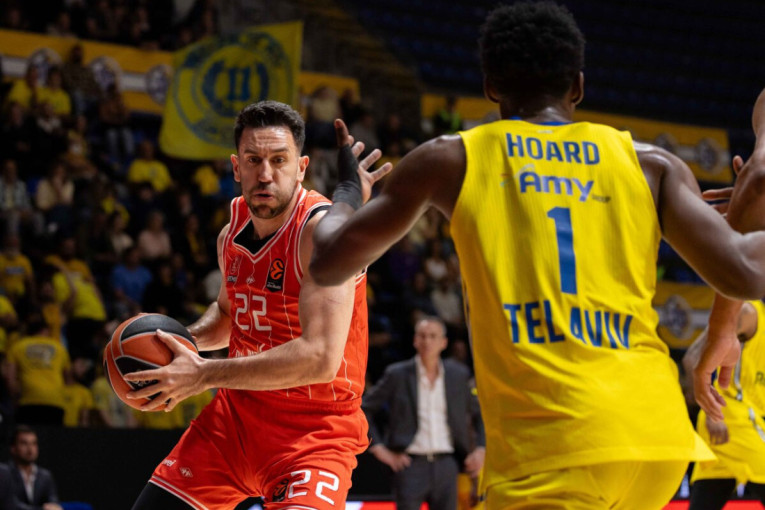 Jokić odigrao koliko je trebalo i otišao na klupu: Denver pobedio u derbiju Zapada i "izabrao" rivala u plej-ofu (FOTO)