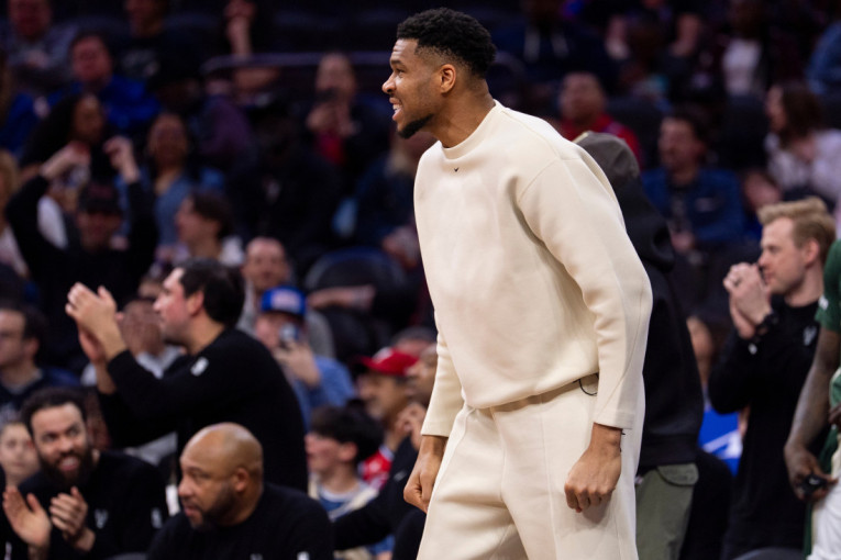 Varniči u Milvokiju: Povrh svih problema, Janis žestoko kritikovao upravu