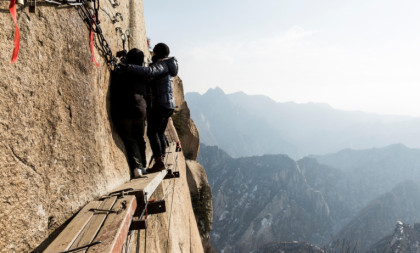 Adrenalinska šetnja zbog koje ljudi satima čekaju u redu: Najopasnija staza je pravi test izdržljivosti i za iskusne planinare (FOTO)
