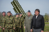 Dok građani slave, oni dežuraju: Ministar obišao 250. raketnu brigadu (FOTO/VIDEO)