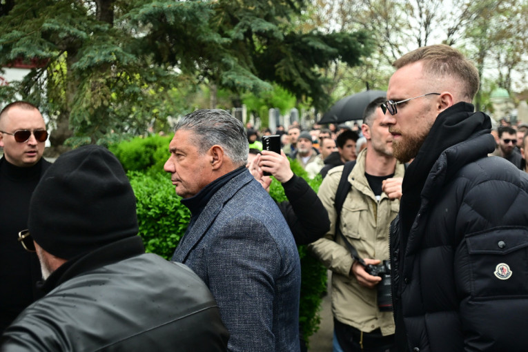 Ko je sve bio na sahrani Vujoševića! Legende košarke, Partizana, poznati iz sveta sporta, javnog života... (FOTO/VIDEO)