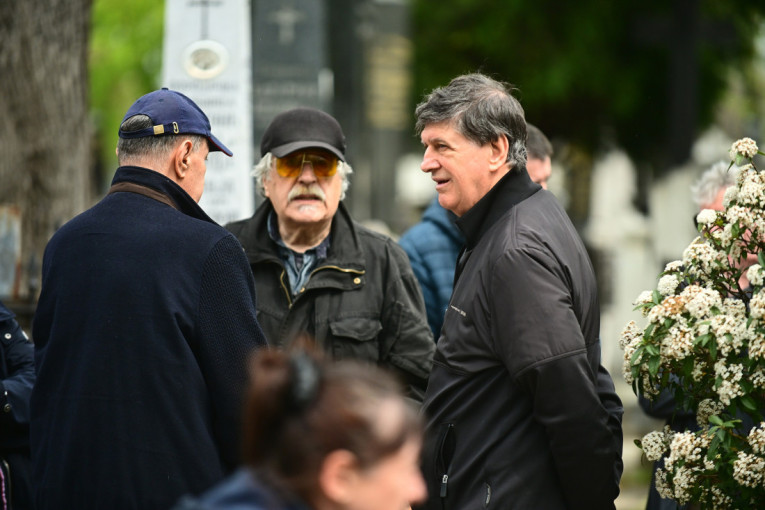Ko je sve bio na sahrani Vujoševića! Legende košarke, Partizana, poznati iz sveta sporta, javnog života... (FOTO/VIDEO)