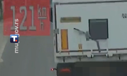 Bahati vozač zaustavljen presretačem: Pod dejstvom narkotika vozio kamion i kršio zakon! (VIDEO)
