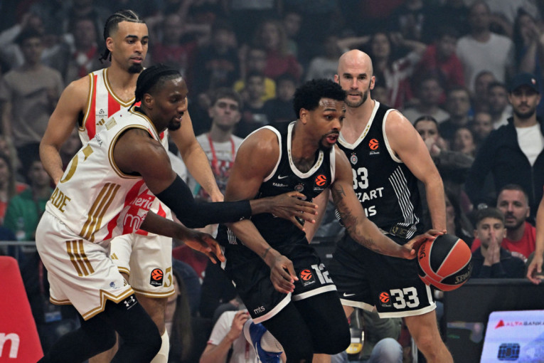 Danas igraju Crvena zvezda i Partizan: Crveno-beli se nadaju plej-ofu, a crno-beli se opraštaju