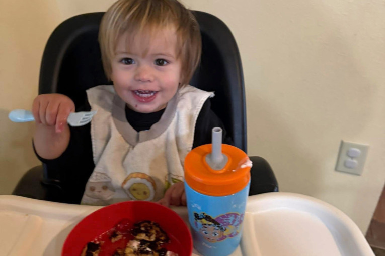 Dečak (4) ubio brata (2): Jeziva tragedija zavila je porodicu u crno, evo šta se desilo