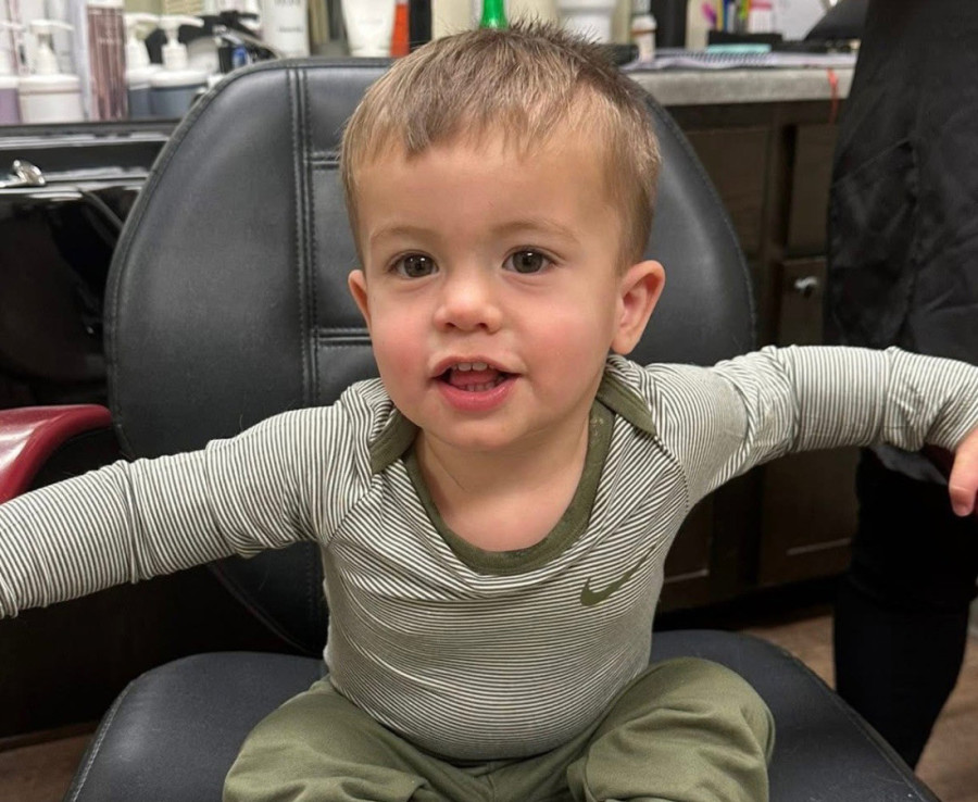 Dečak (4) ubio brata (2): Jeziva tragedija zavila je porodicu u crno, evo šta se desilo