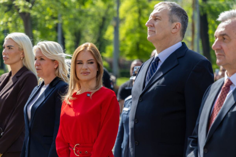 Ministarka Stamenkovski u ime Vlade položila venac na sarkofag sa moštima cara Dušana! (FOTO)