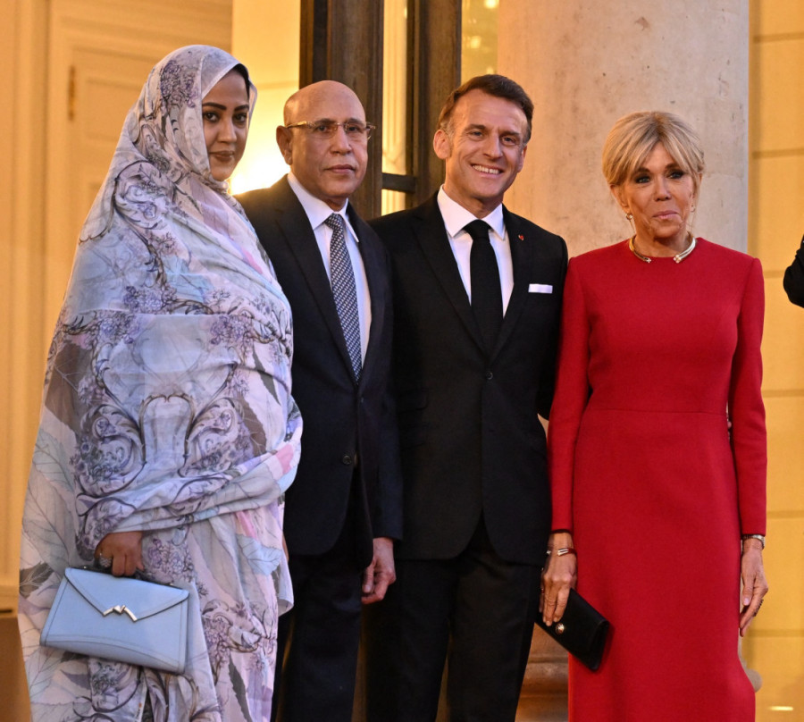 Nije mini suknja, ali je moćna boja: Glamurozno izdanje prve dame koja je ovog puta iznenadila modnim izborom (FOTO)