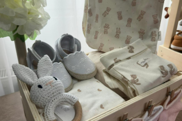 Ručni rad i porodična tradicija: Jedinstveni pokloni za najmlađe (FOTO)