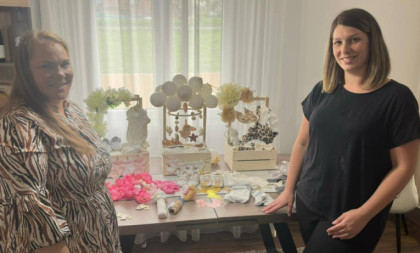 Ručni rad i porodična tradicija: Jedinstveni pokloni za najmlađe (FOTO)