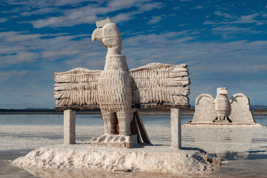 Jedno od najneobičnijih mesta na planeti: Gvozdeni džinovi koje polako jede so (FOTO)