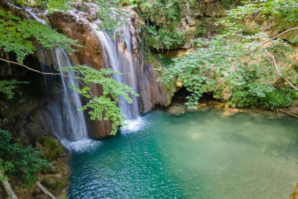 Ovo je skriveni raj u Srbiji: Netaknuta priroda i voda nestvarne boje