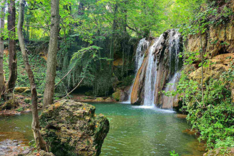 Ovo je skriveni raj u Srbiji: Netaknuta priroda i voda nestvarne boje