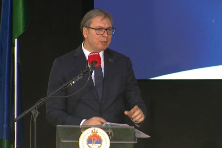 Vučić sutra nastavlja konsultacije sa predstavnicima stranaka