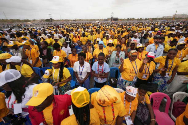 Velika misa pred 100.000 ljudi u Angoli: Papa poslao jasnu poruku o ratu i siromaštvu