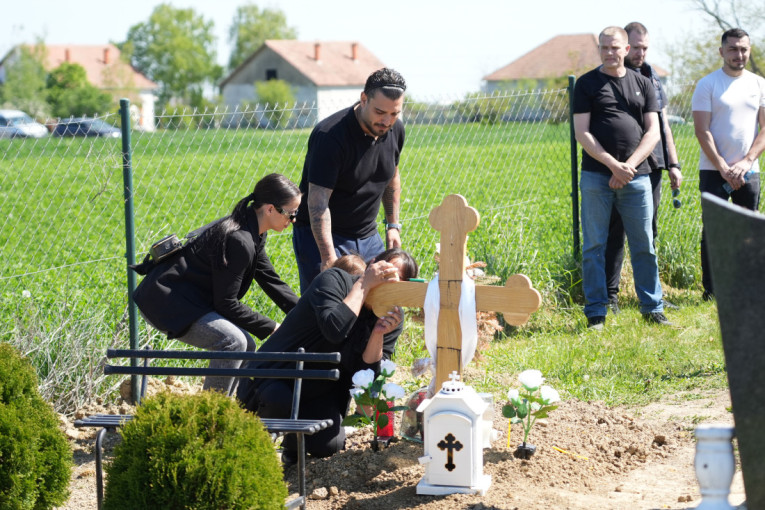 "Da ja nisam Haris Džinović ništa ne bi bilo glamurozno": Evo šta je sve pevač rekao o bivšoj i njenom venčanju