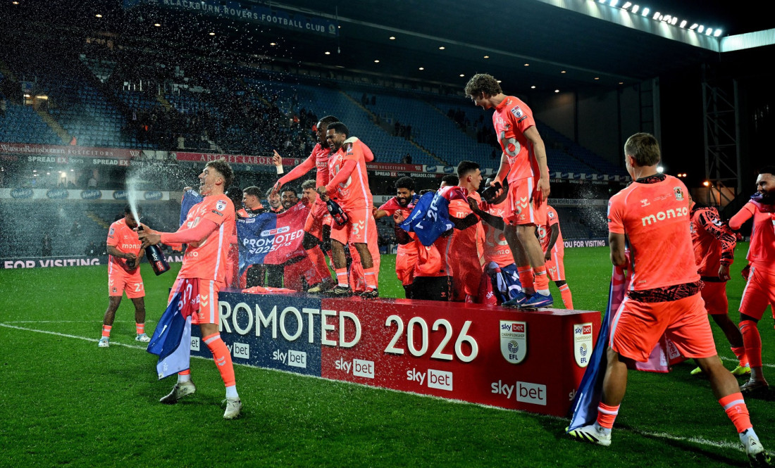 Bajka iz Koventrija, pobratima Beograda: Čekali 9.240 dana, pa ih pogurala legenda Čelzija (FOTO/VIDEO)