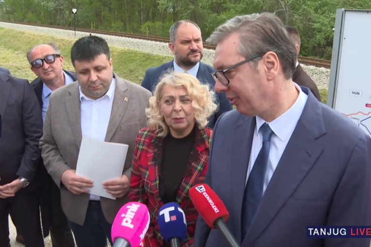 Vučić: Do kraja aprila preko 100.000 rešenja za legalizaciju (FOTO/VIDEO)