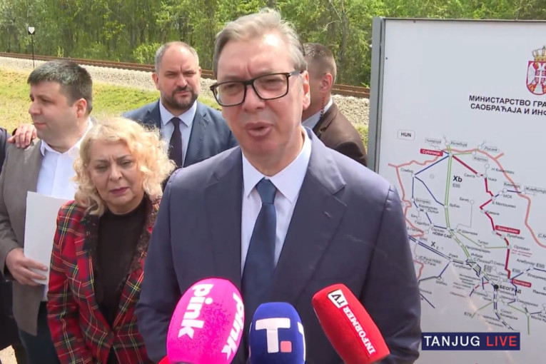 Predsednik Vučić u Tomaševcu: Otvara novi železnički most preko Tamiša! (VIDEO)
