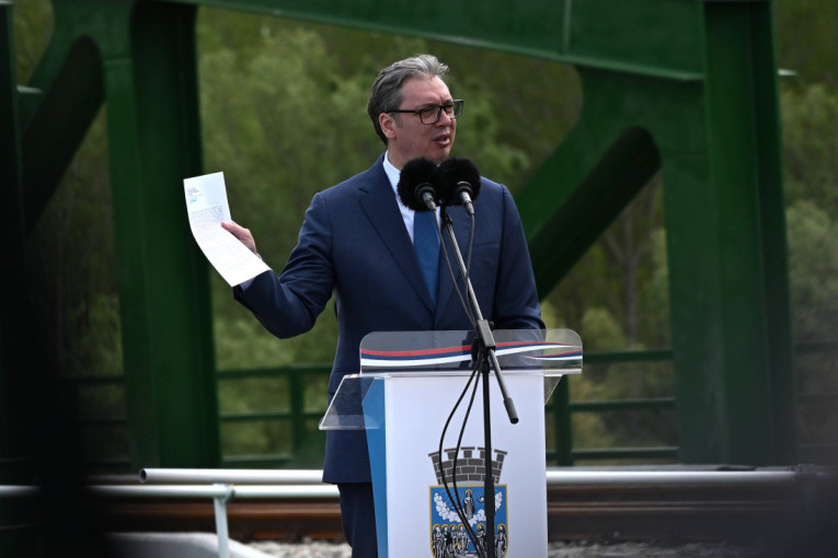 Istorijski dan za Banat: Vučić otvorio železnički most na Tamišu, vrednost projekta 12,5 miliona evra! Otkrio kada će se znati termin izbora