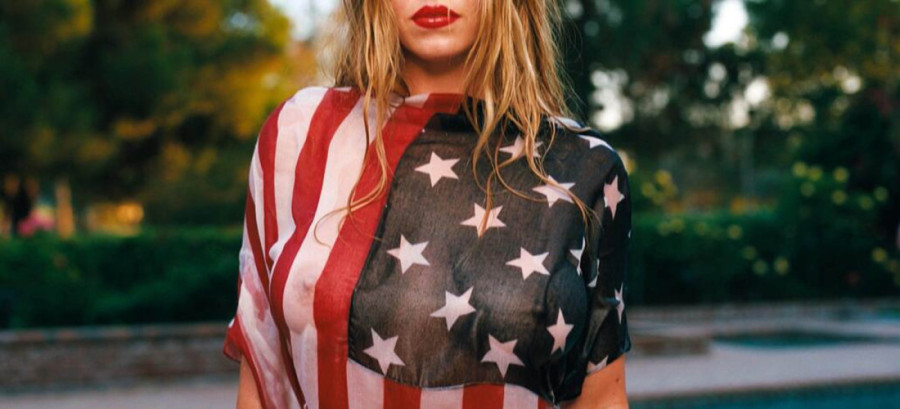 Sidni Svini je konačno potpuno gola u "Euforiji": Da li će sladoled koji se topi niz njeno telo otplatiti venčanje? (FOTO/VIDEO)