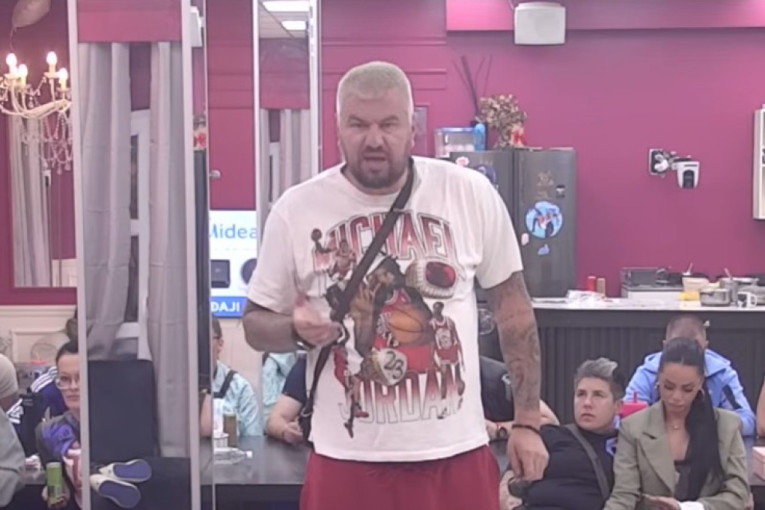 Janjuš delio Asminu packe! Načisto ga raskrinkao: "Maja će te demolirati, jedva će čekati"