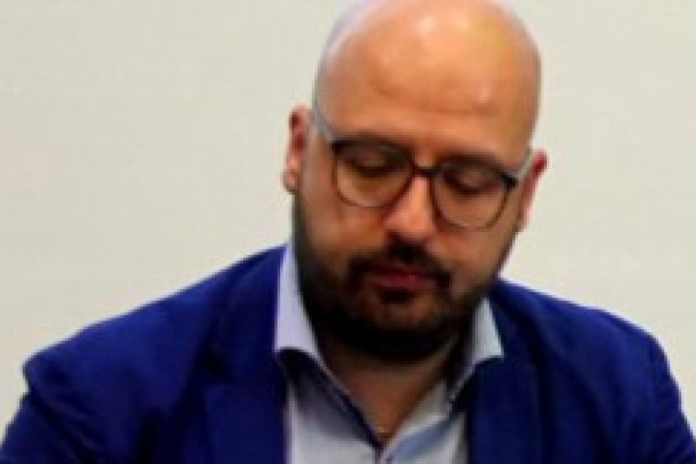 Ponoševa pudlica opet zarežala! Blokaderi bi da gaze preko mrtvih da se dokopaju vlasti! (VIDEO)