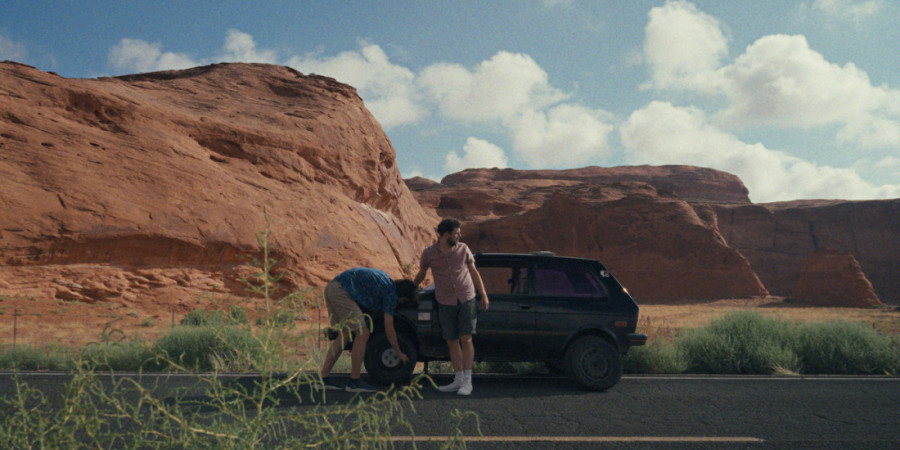 "Yugo ide u Ameriku" otvara Beldocs: Nostalgična avantura o prijateljstvu i kultnom jugoslovenskom automobilu (FOTO/VIDEO)